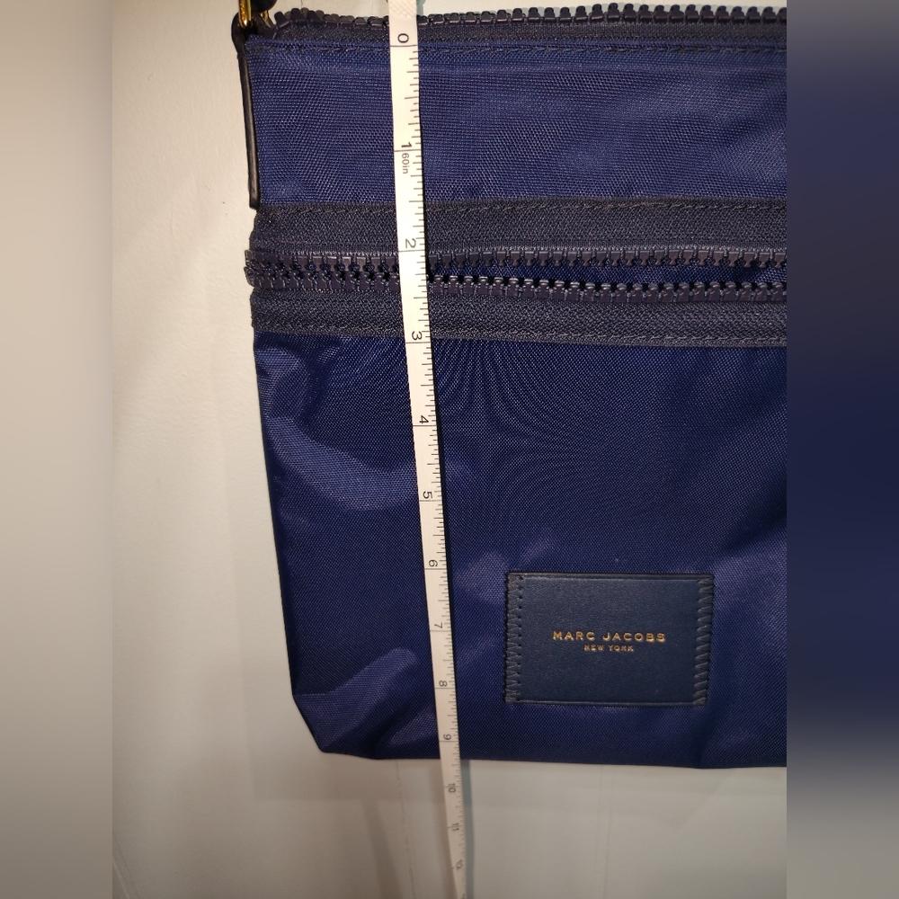 Marc Jacobs Navy Nylon Crossbody Bag Minimalist Lightweight Travel - Picture 13 of 15